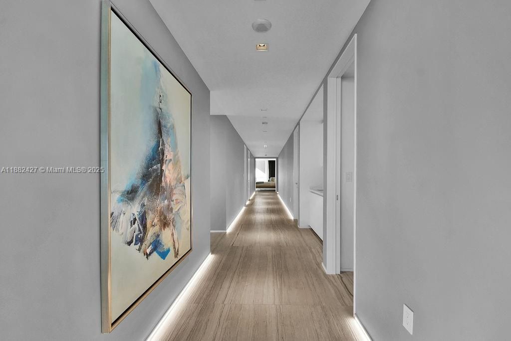 Interior, Recessed Lighting, Wood Texture Flooring