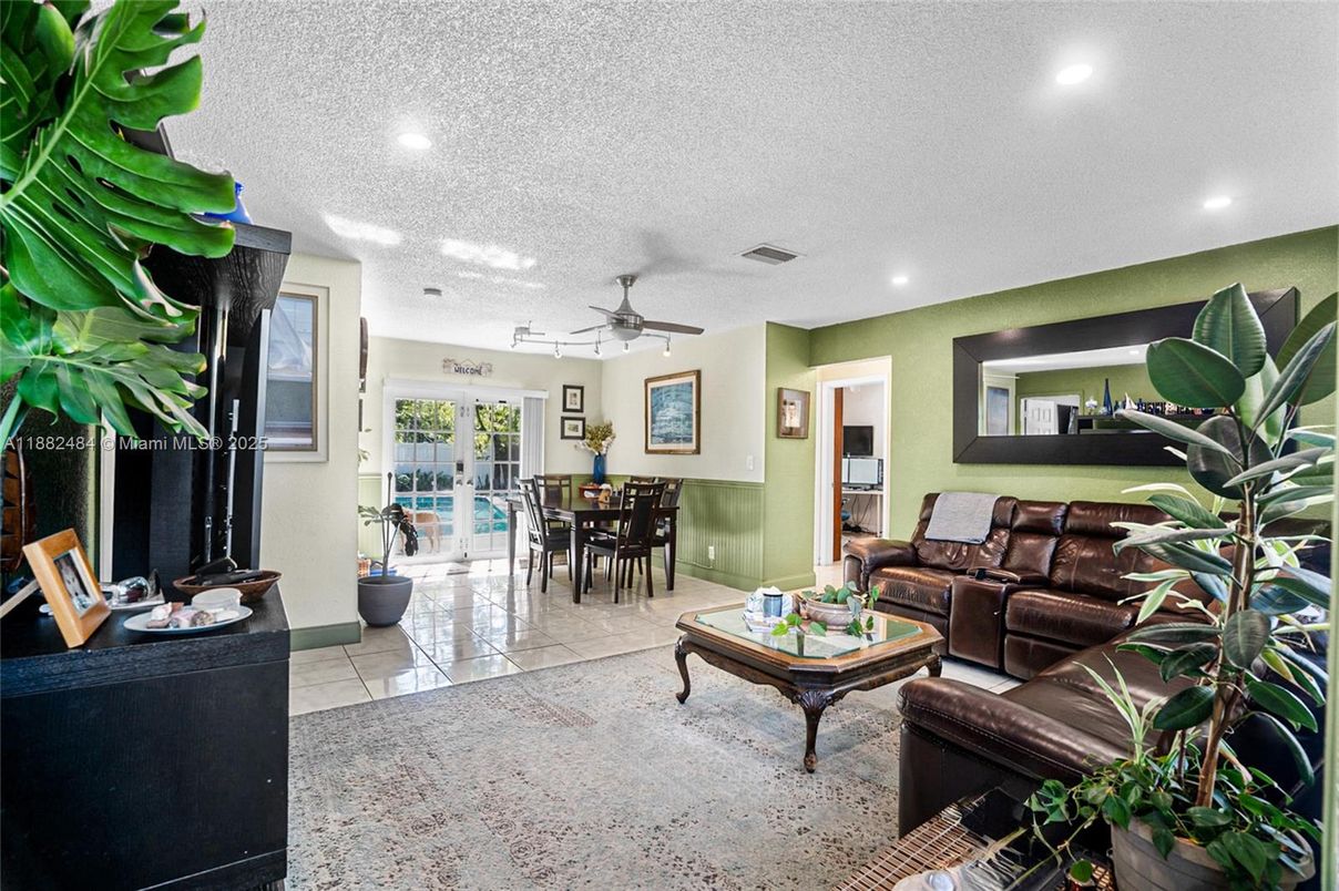 Dining room, Interior, Living room, Recessed Lighting