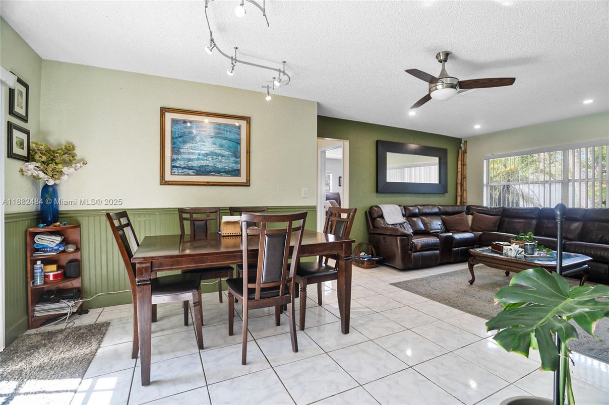 Dining room, Interior, Living room, Recessed Lighting
