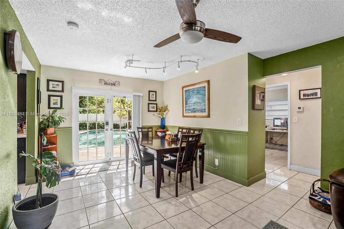 Dining room, Interior