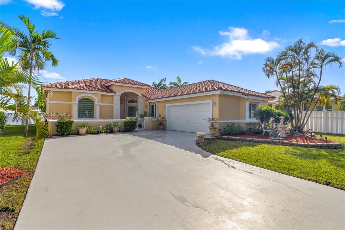 Attached, Backyard, Exterior, Facade, Mediterranean