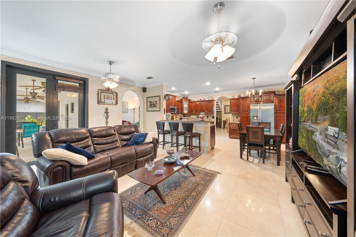 Chandelier, Dining room, Interior, Kitchen, Living room, Pendant Lights, Recessed Lighting