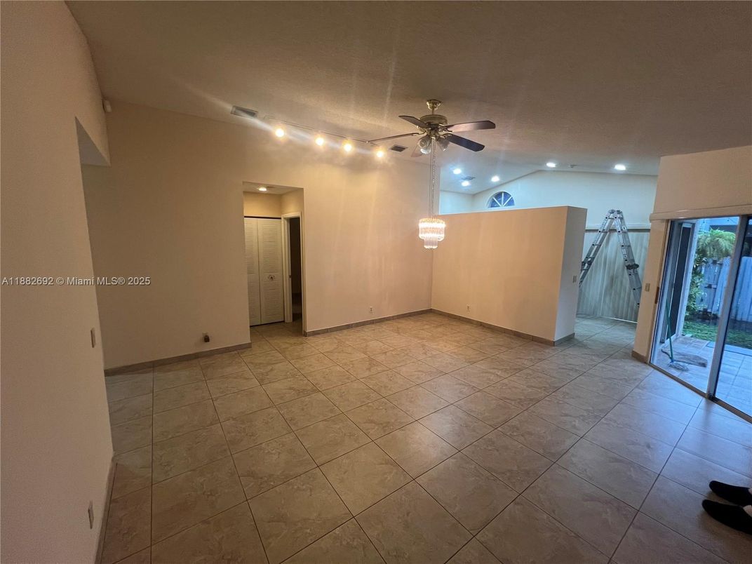 Chandelier, Empty room, Interior, Recessed Lighting