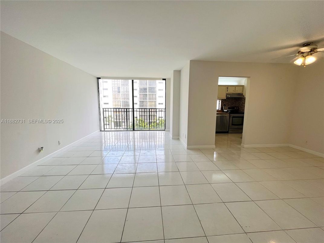Empty room, Interior, Kitchen