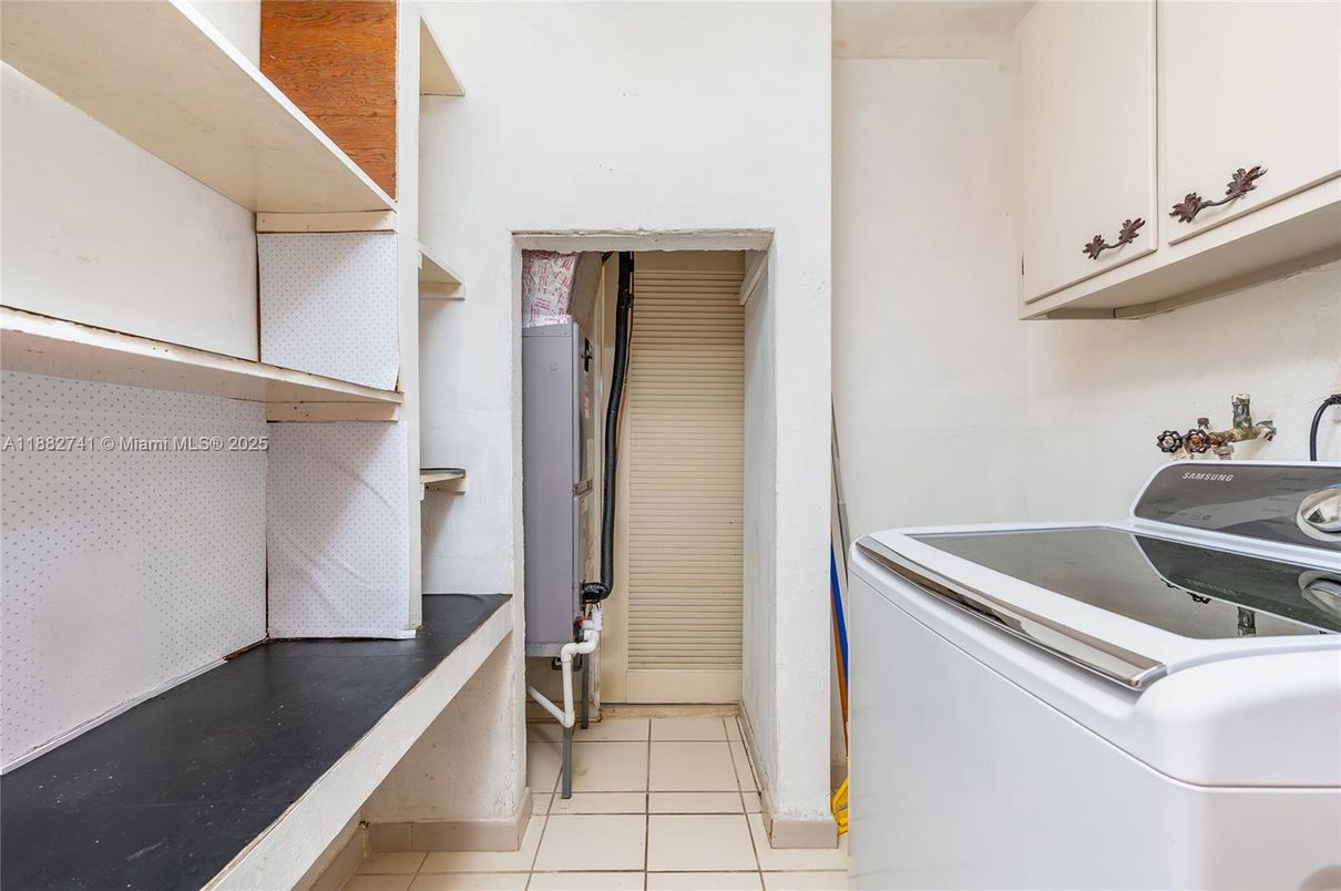 Interior, Washer