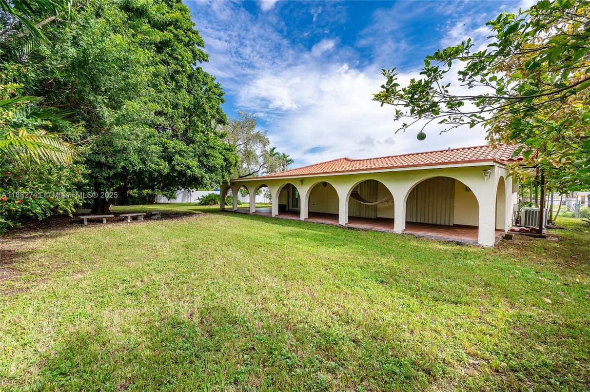 Backyard, Exterior