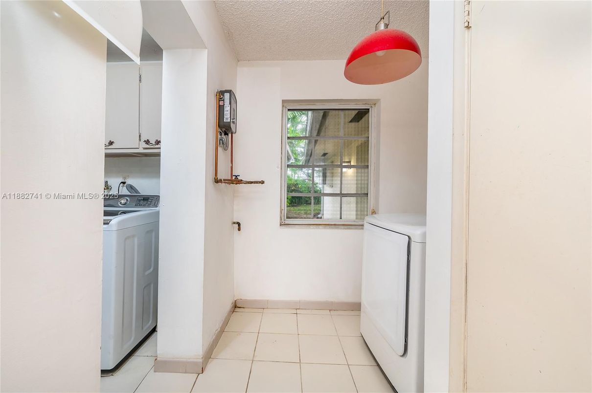 Interior, Washer