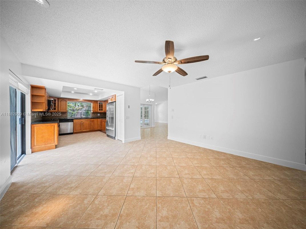 Empty room, Interior, Kitchen, Recessed Lighting