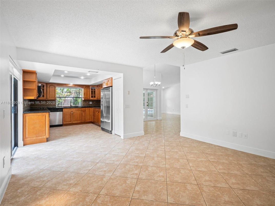 Chandelier, Interior, Kitchen, Recessed Lighting, Stainless Steel Appliances