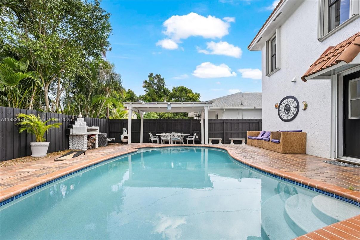 Exterior, Fireplace, Pool