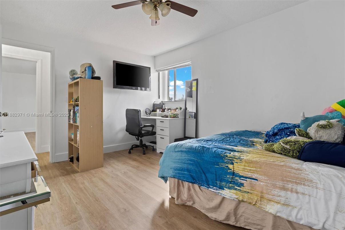 Bedroom, Home Office, Interior, Wood Texture Flooring
