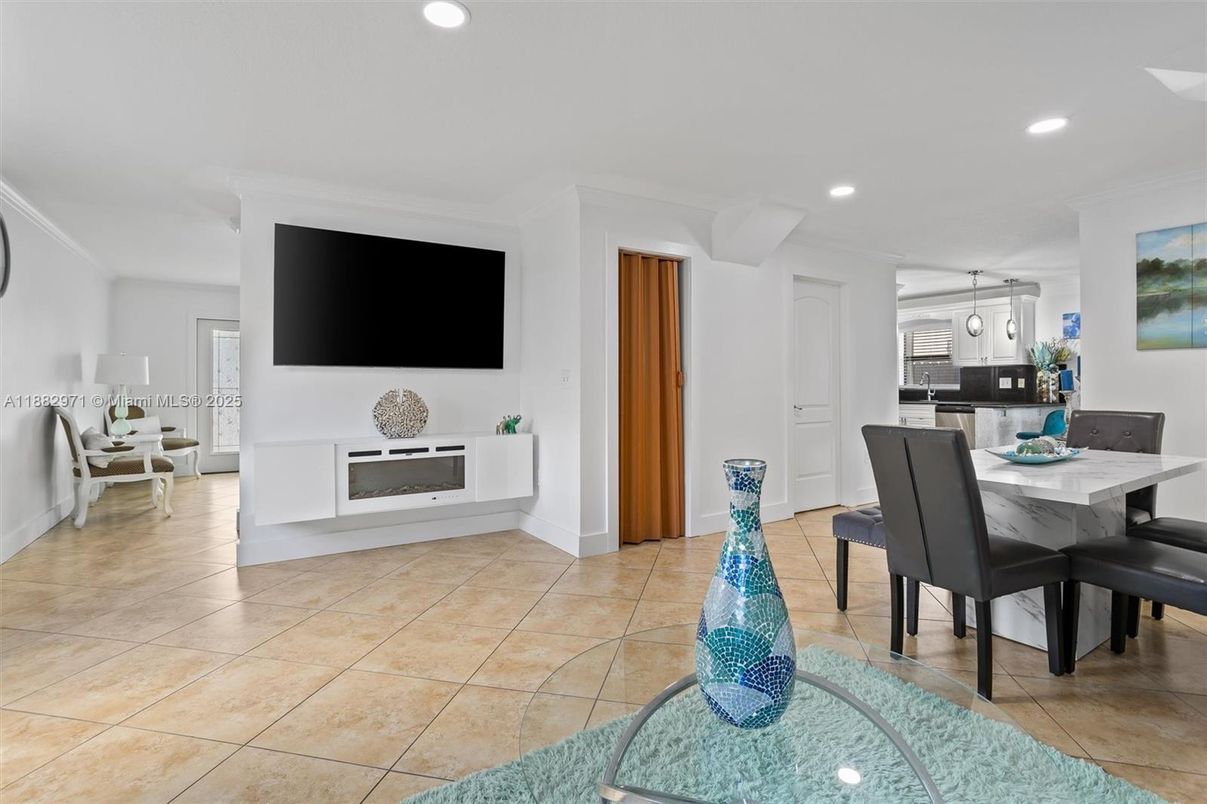 Dining room, Fireplace, Interior, Kitchen, Pendant Lights, Recessed Lighting
