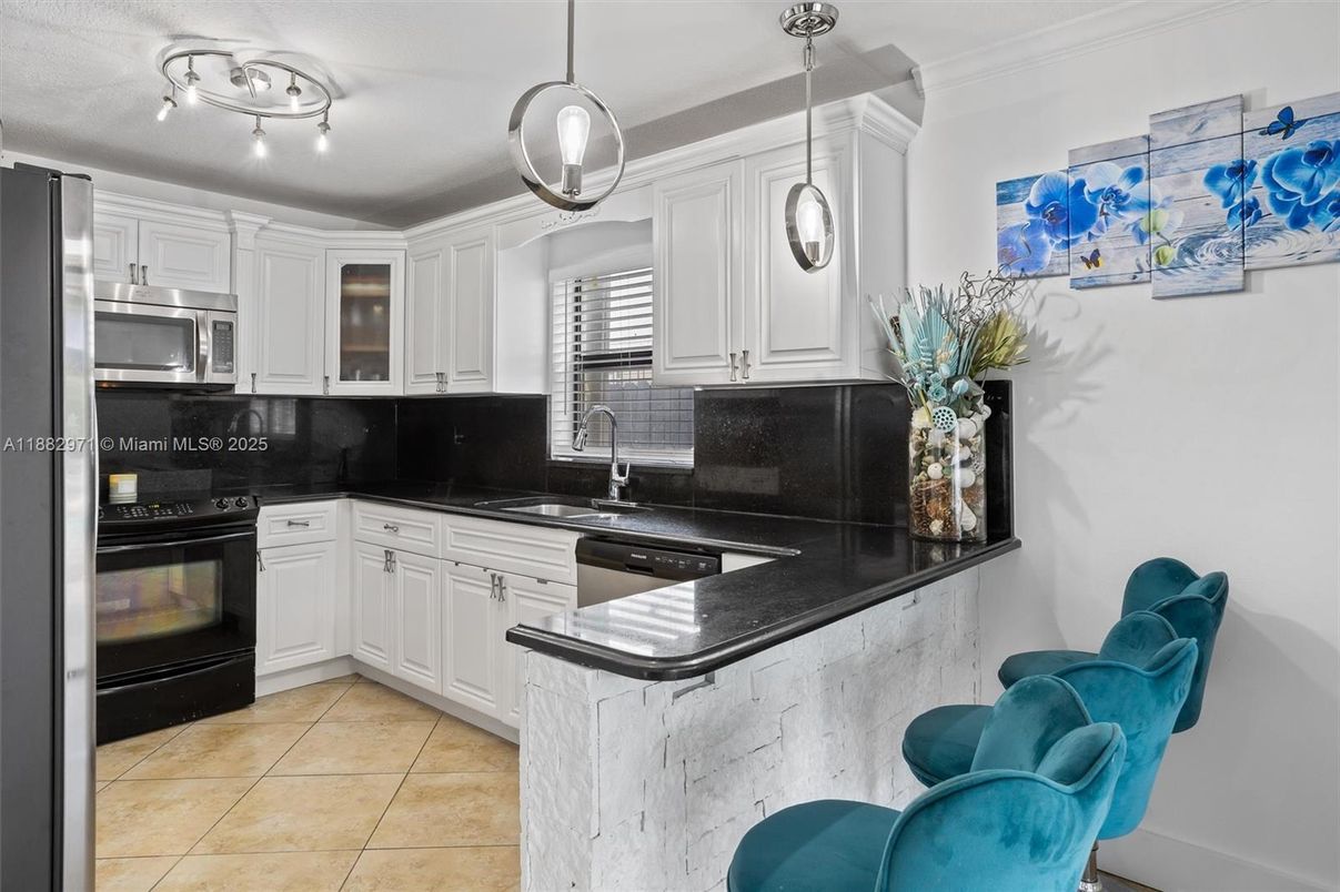 Interior, Kitchen, Pendant Lights, Stainless Steel Appliances