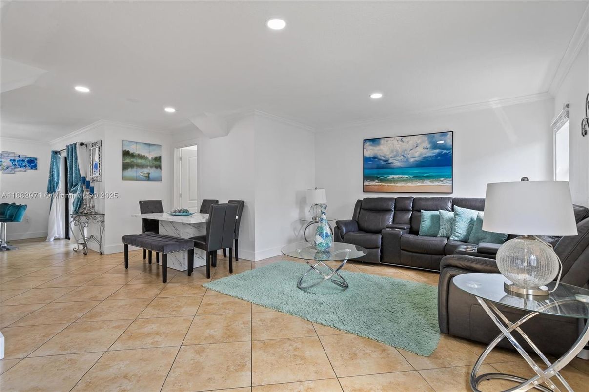 Dining room, Interior, Living room, Recessed Lighting