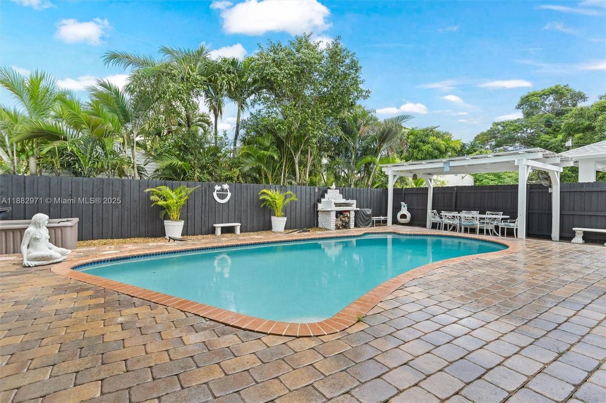 Exterior, Fireplace, Pool