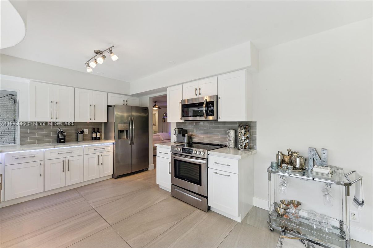 Interior, Kitchen, Stainless Steel Appliances