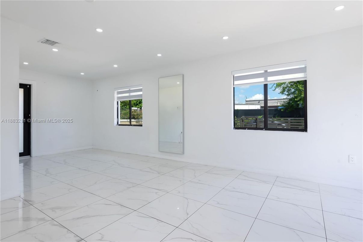 Empty room, Interior, Marble, Recessed Lighting