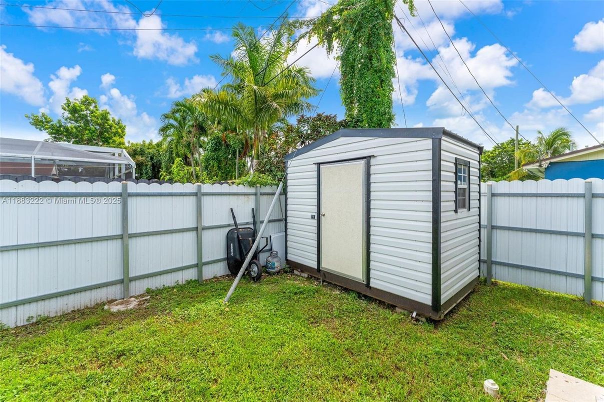Backyard, Exterior
