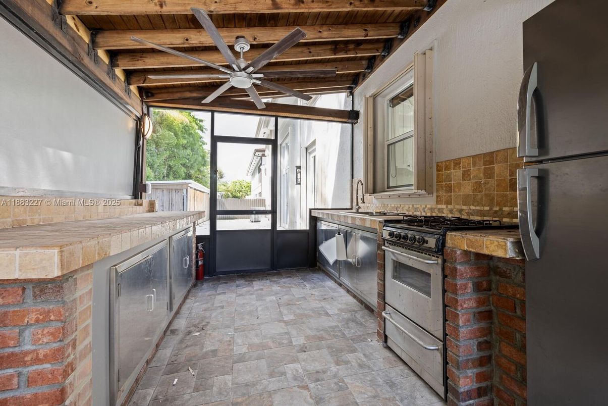 Interior, Stainless Steel Appliances, Wooden Beams, Wooden Ceilings