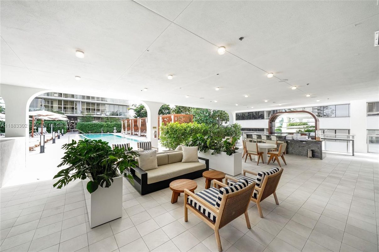Exterior, Interior, Living room, Pool, Recessed Lighting