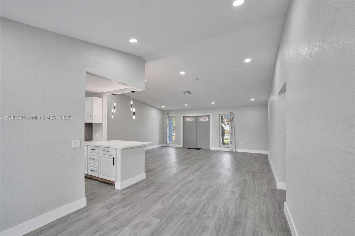 Empty room, Interior, Pendant Lights, Recessed Lighting, Wood Texture Flooring