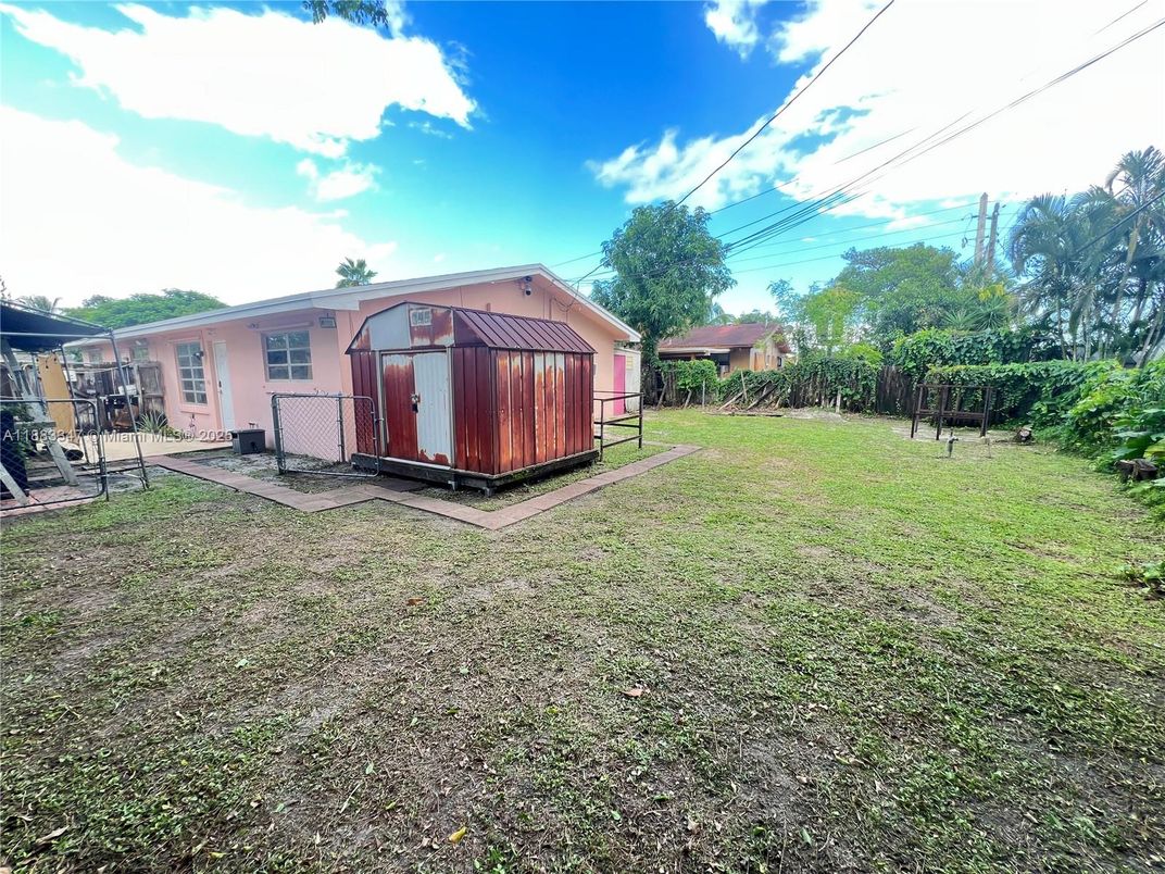 Backyard, Exterior