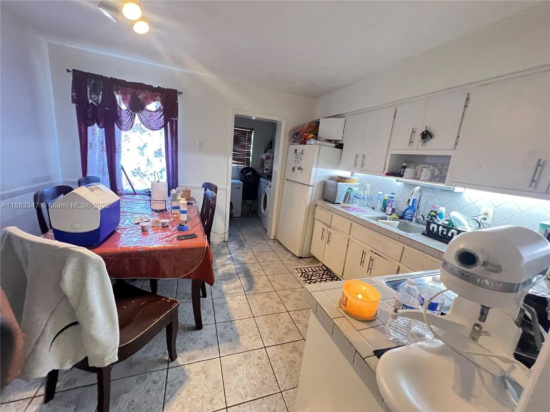 Dining room, Interior