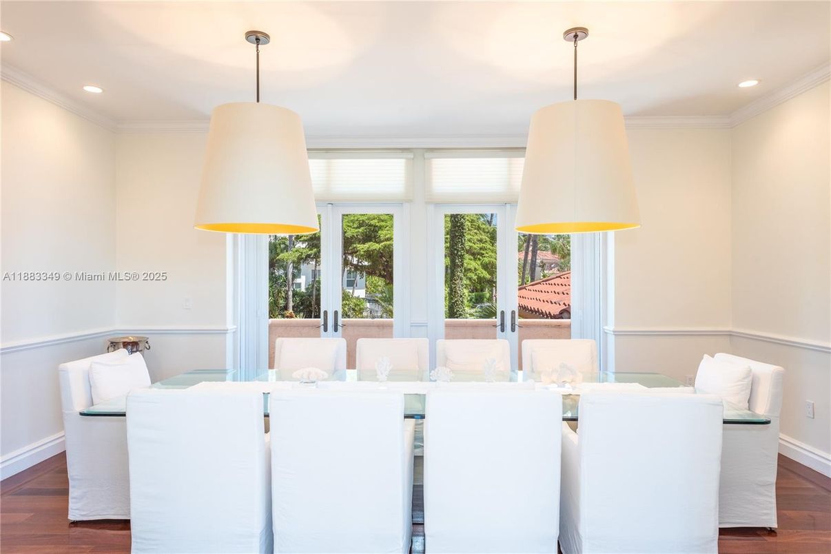 Dining room, Interior, Pendant Lights, Recessed Lighting, Wood Texture Flooring