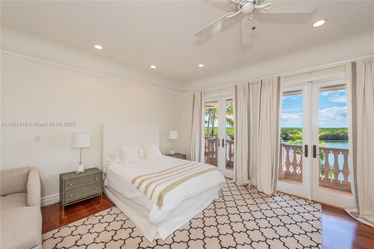 Bedroom, Interior, Recessed Lighting, Water, Wood Texture Flooring