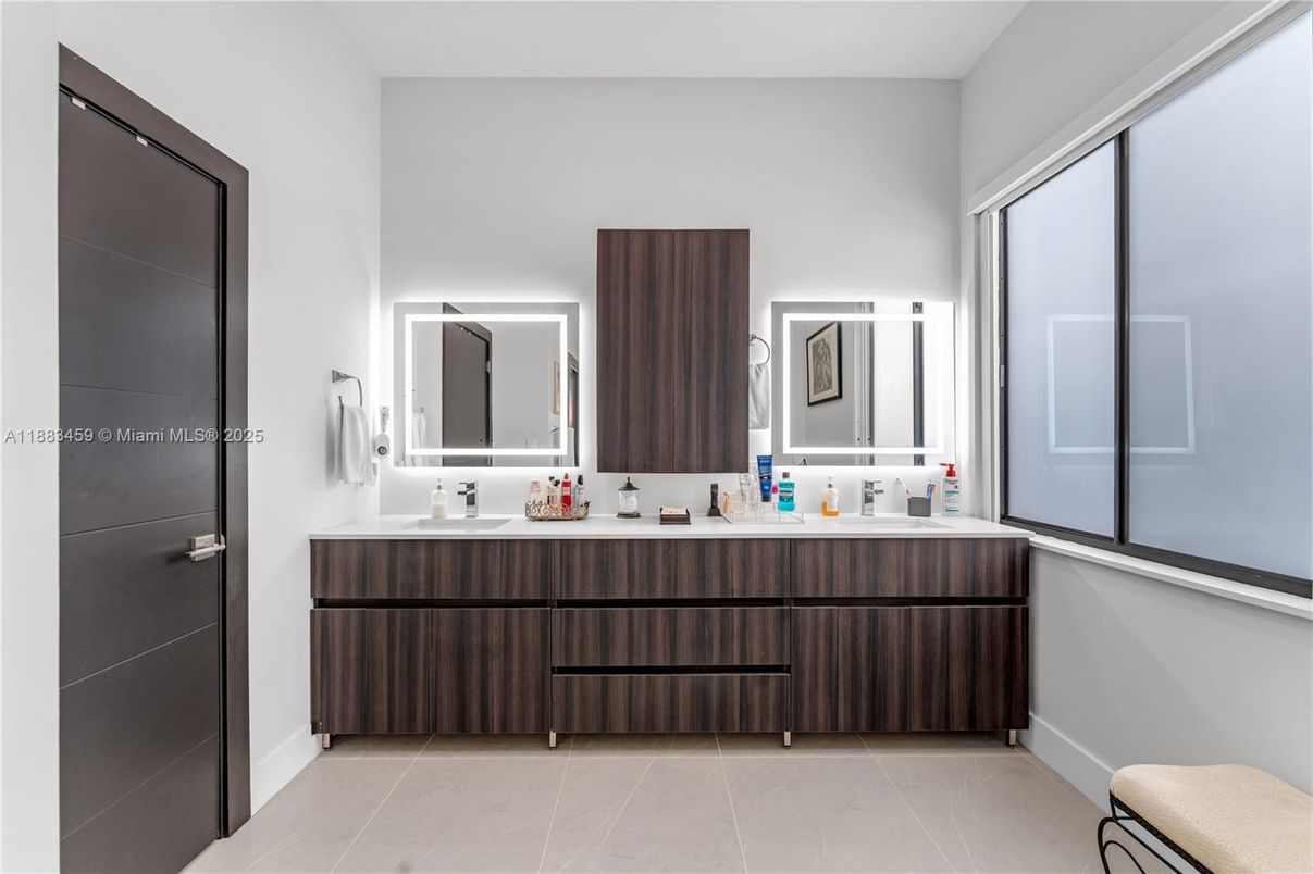 Bathroom, Dual Sink Vanities, Interior