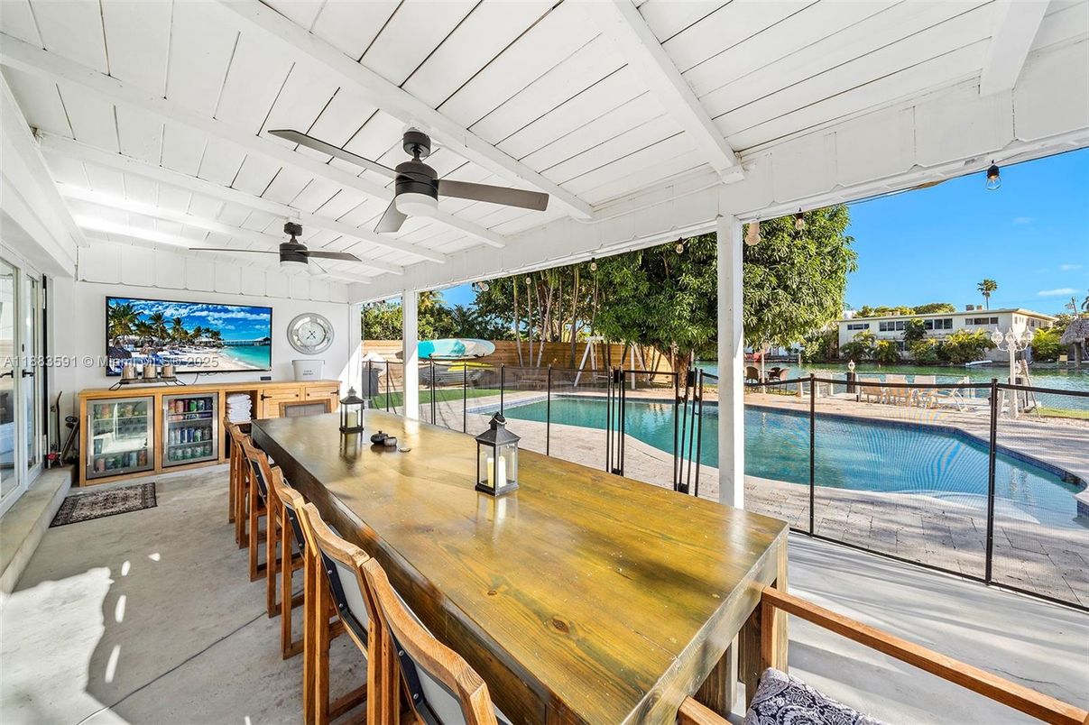 Exterior, Pool, Sun Room, Water