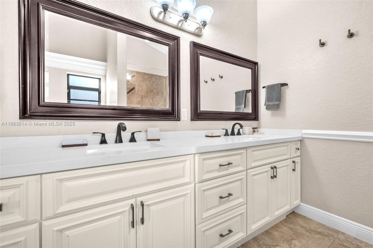 Bathroom, Dual Sink Vanities, Interior