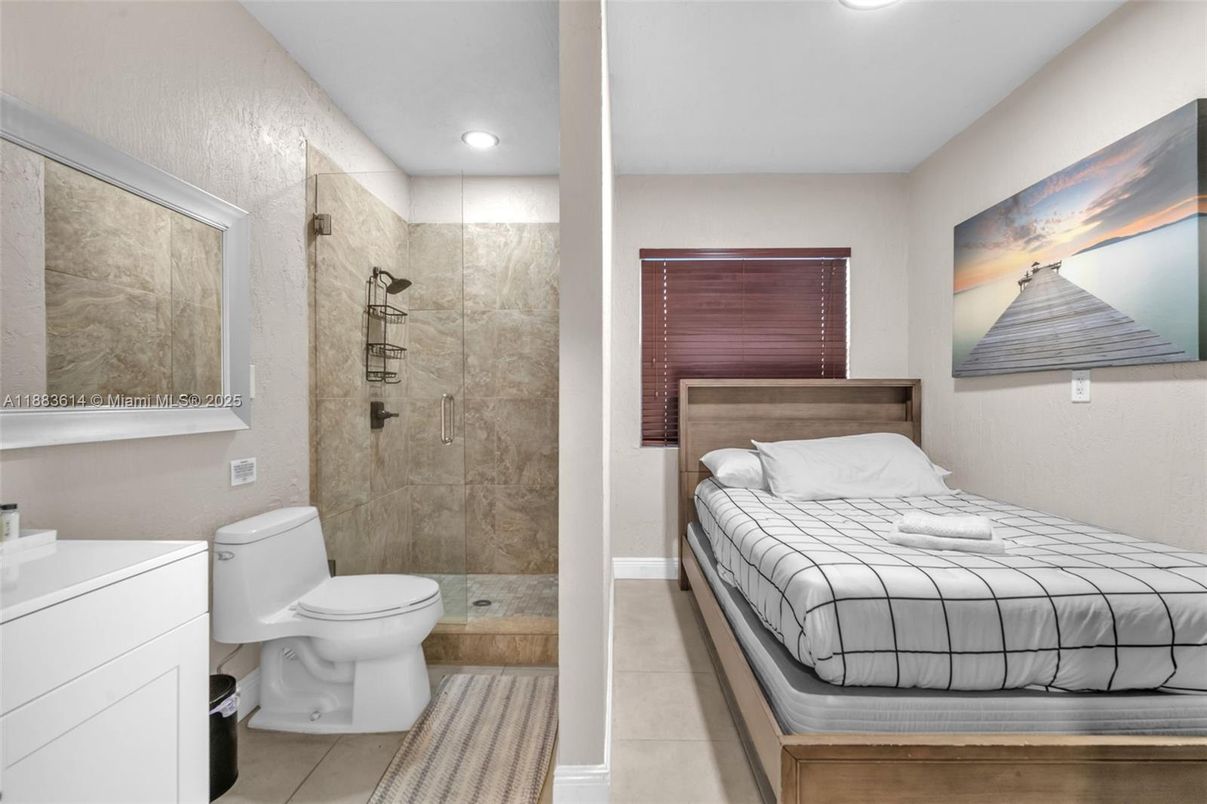 Bathroom, Bedroom, Glass Shower, Interior, Recessed Lighting