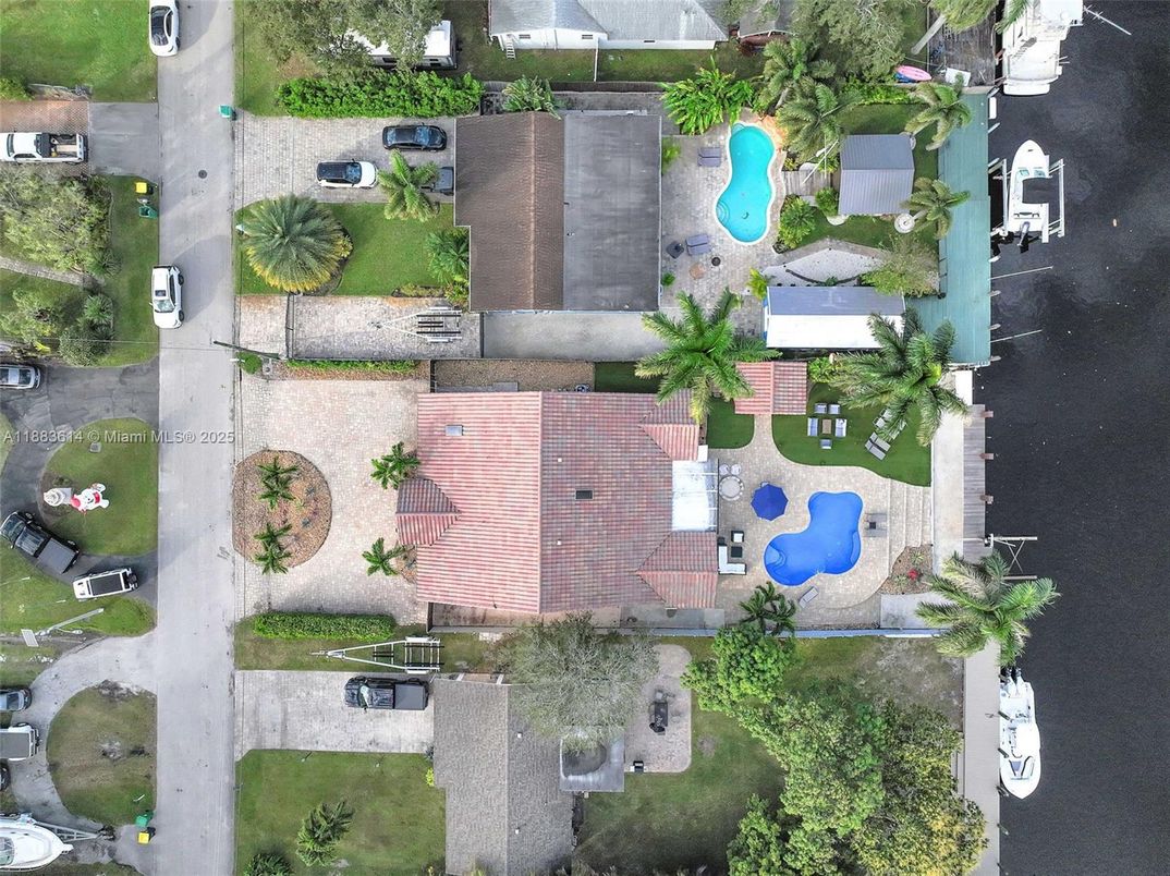 Exterior, Drone