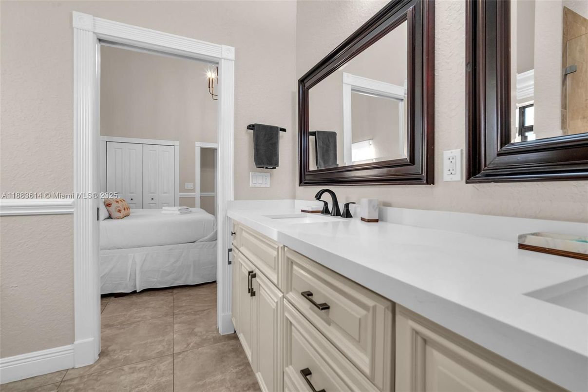 Bathroom, Dual Sink Vanities, Interior