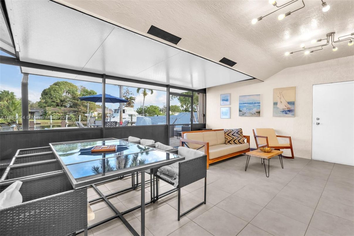 Dining room, Interior, Living room, Sun Room