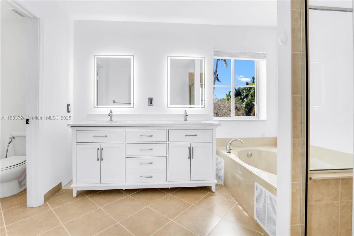 Bathroom, Dual Sink Vanities, Interior