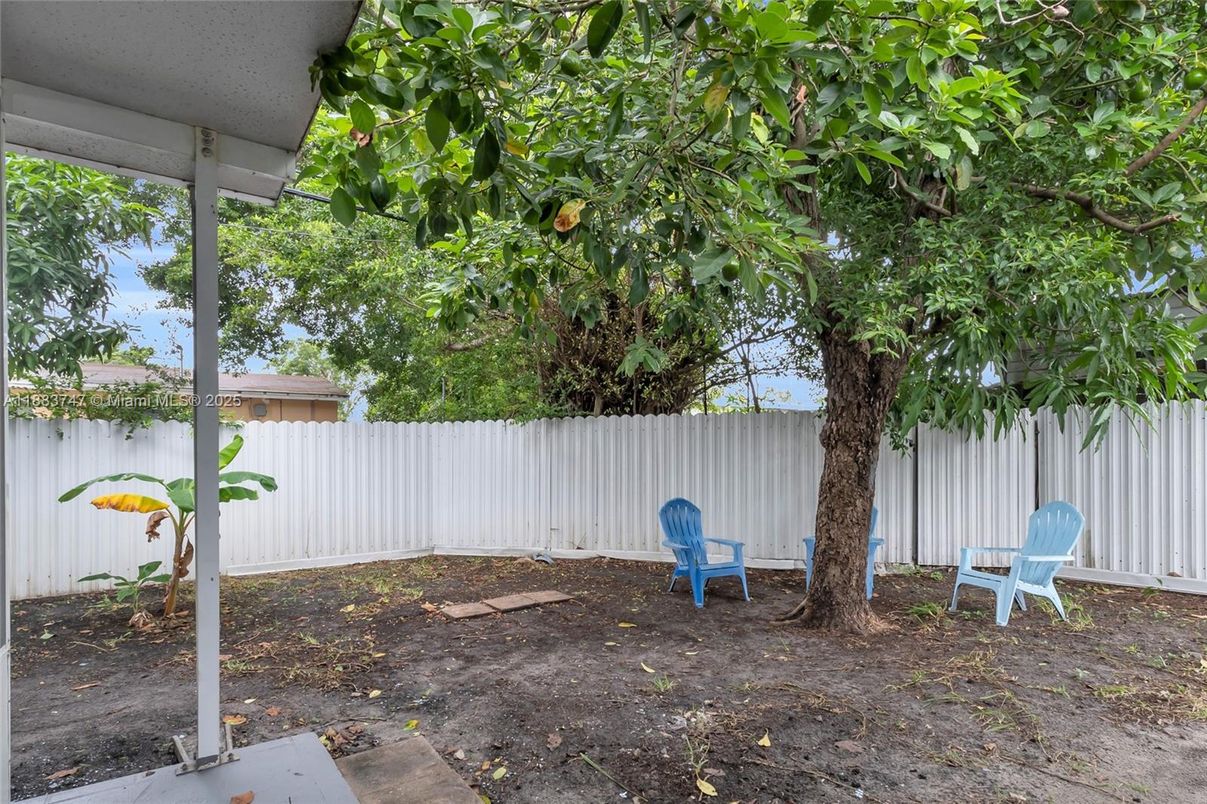 Backyard, Exterior