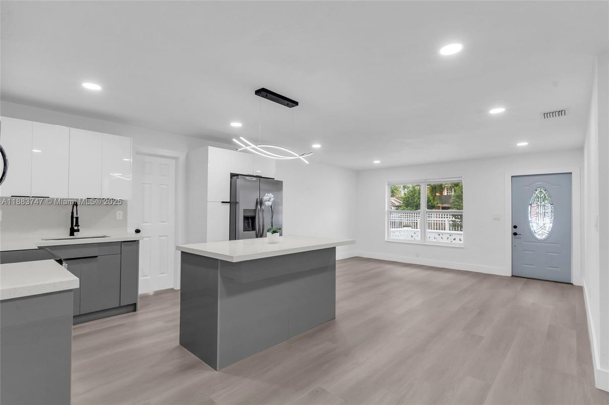 Interior, Kitchen, Pendant Lights, Recessed Lighting, Wood Texture Flooring