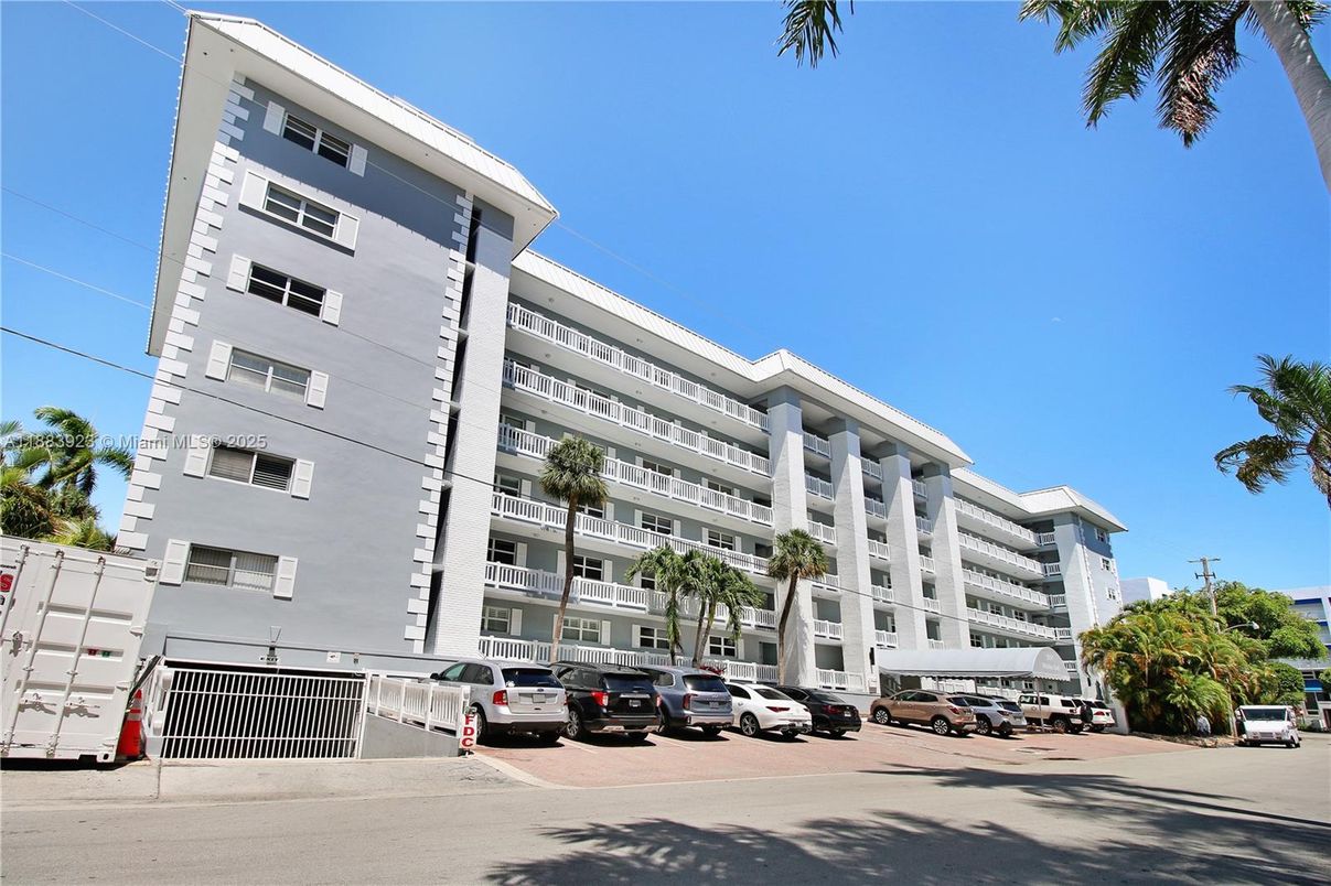 Exterior, Facade, Condo Building