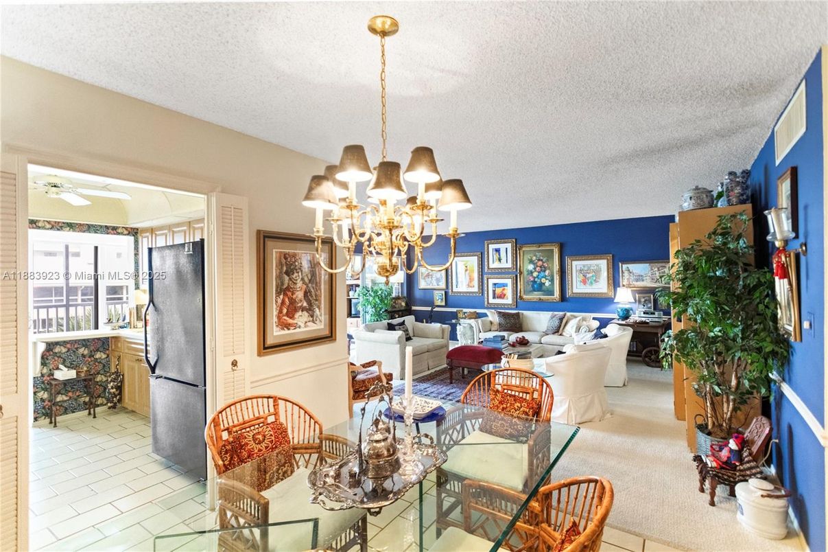 Chandelier, Dining room, Interior, Living room