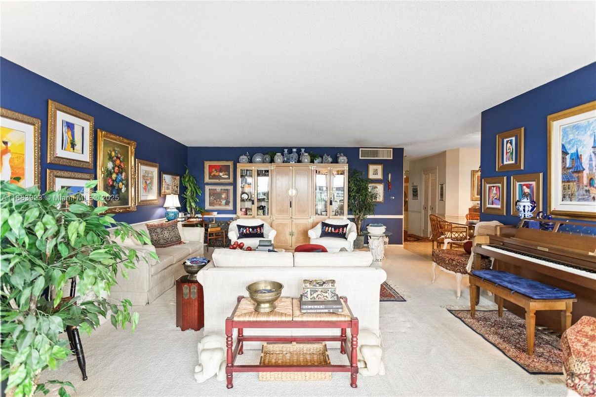 Interior, Living room, Piano