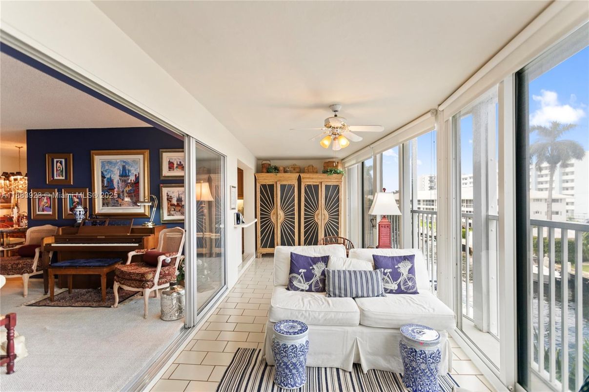 Interior, Living room, Piano