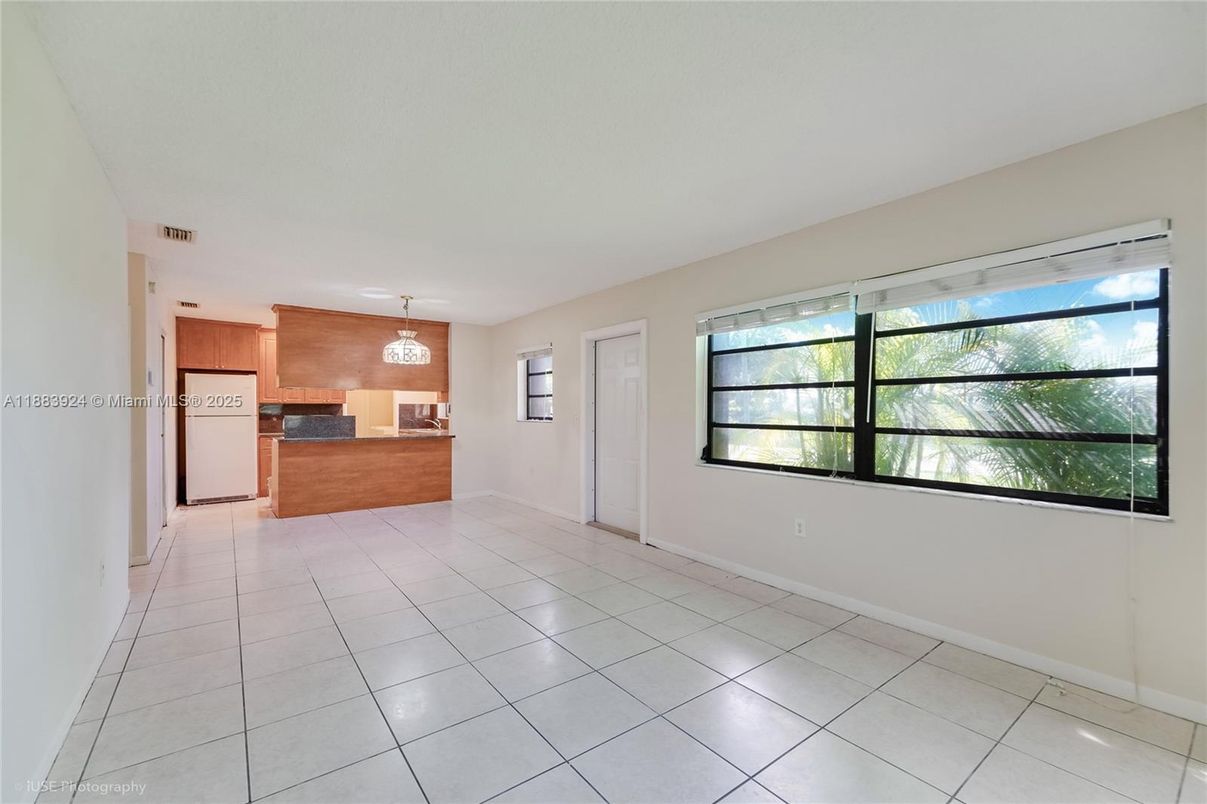 Empty room, Interior, Kitchen, Pendant Lights