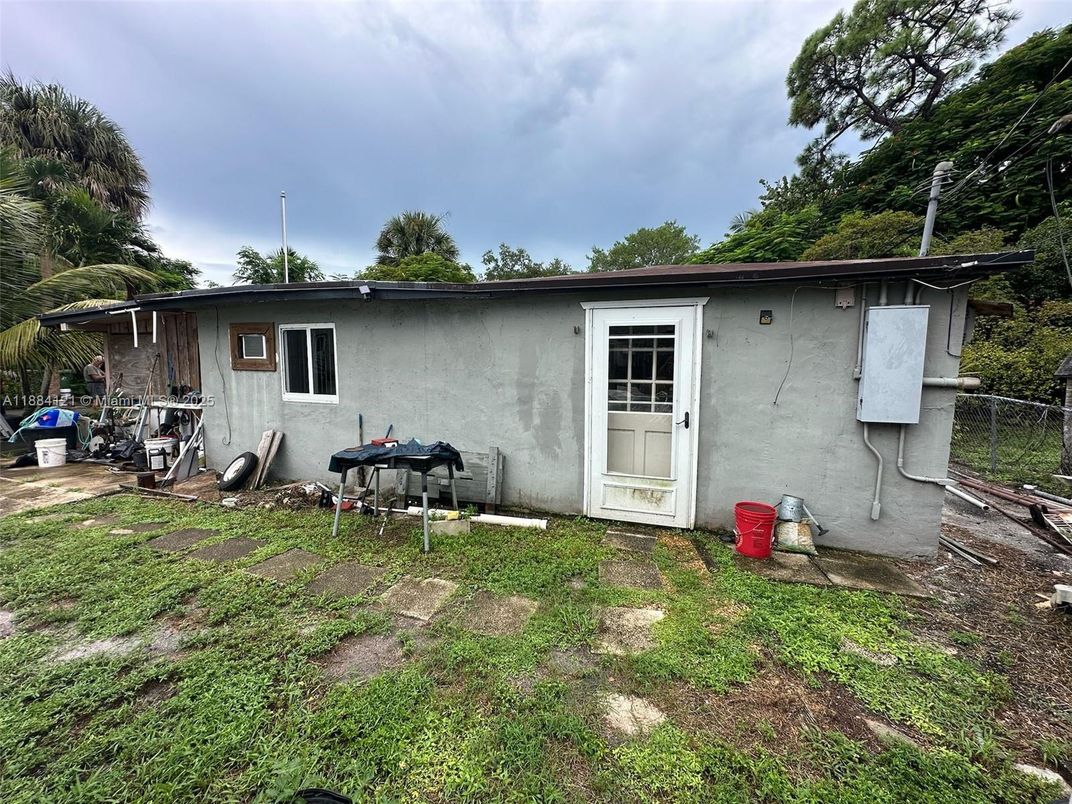 Backyard, Exterior