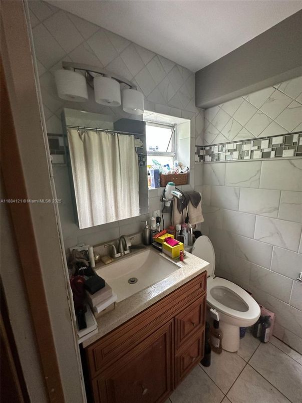Bathroom, Interior, Marble Walls