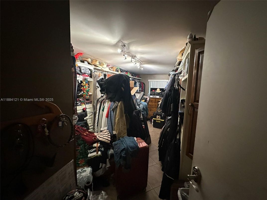 Interior, Walk-in Closets