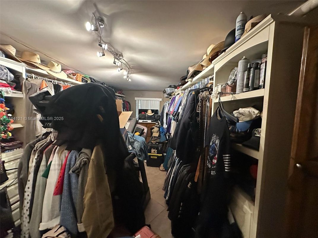 Interior, Walk-in Closets