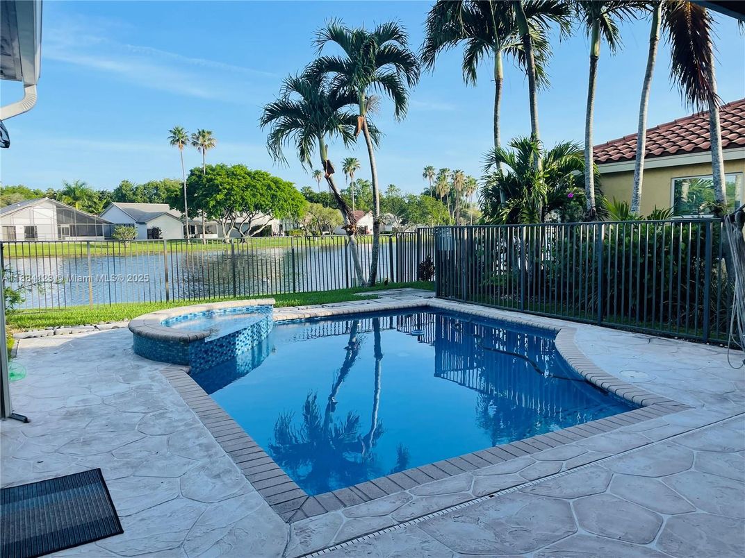 Exterior, Pool, Water
