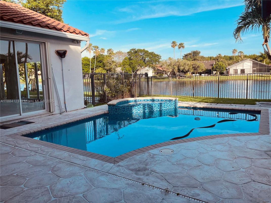 Exterior, Pool, Water